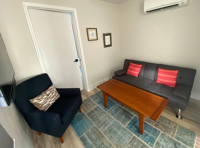 Building Photo - 805 Highland Ave