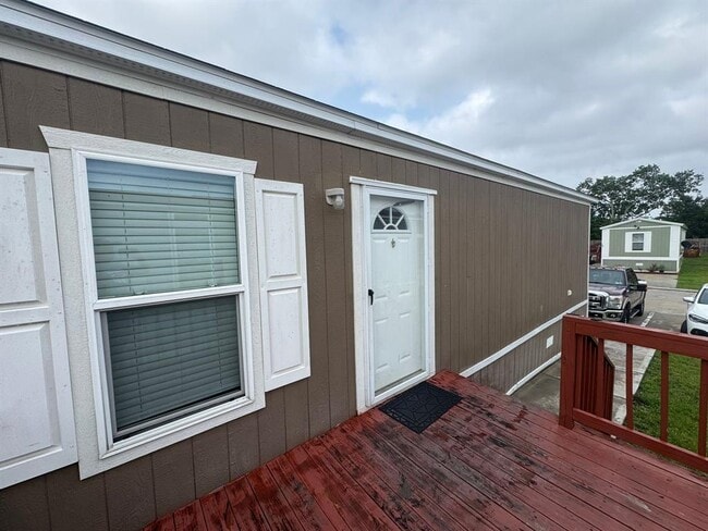 Building Photo - 5439 FM 762 Rd