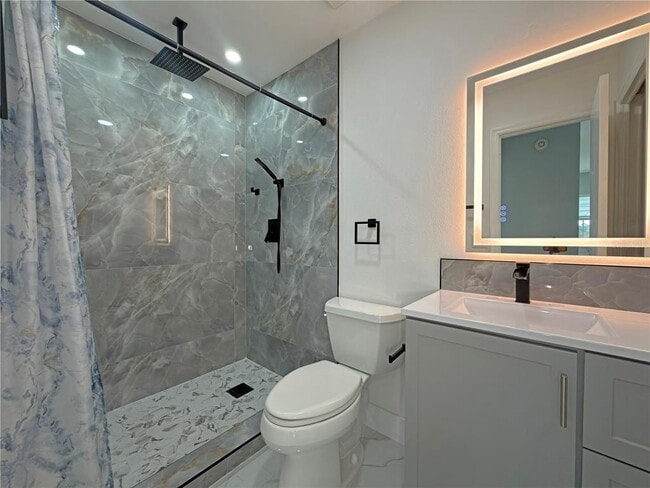 Building Photo - 1384 Valhalla St