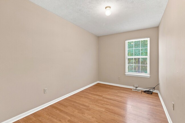 Building Photo - 46 Otsego Dr