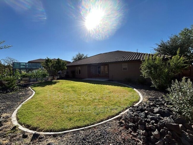 Building Photo - 157 E Foothill Dr