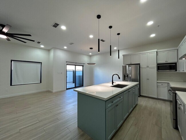 Building Photo - 6317 Krone Ln