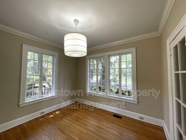 Building Photo - 108 Greenwood Pl