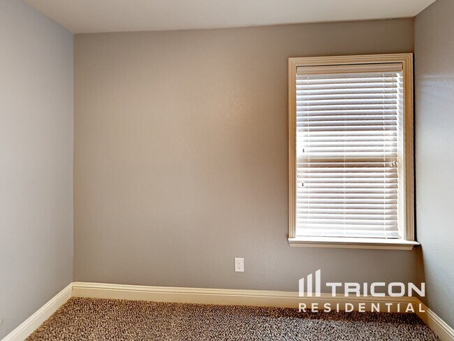 Building Photo - 5844 Burgundy Rose Dr