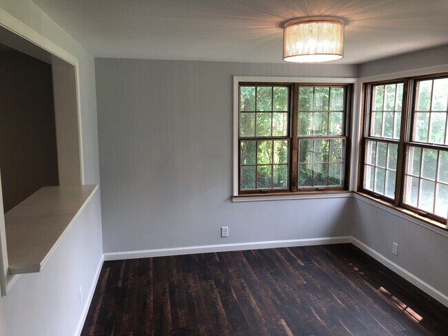 Building Photo - 104 Linden