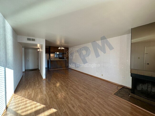 Building Photo - 3790 W Benjamin Holt Dr
