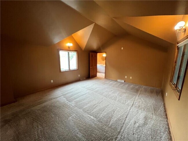 Building Photo - 127 Westland Dr