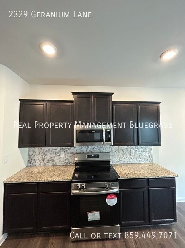 Building Photo - 2329 Geranium Ln