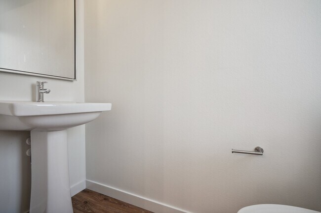 Building Photo - 32730 Hemlock Ave SE