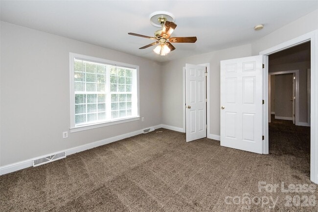 Building Photo - 814 King Arthur Dr