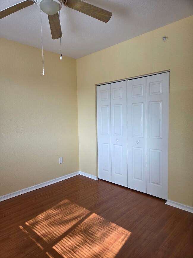 Building Photo - 6361 Aragon Way