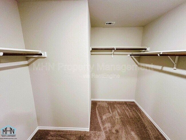 Building Photo - 9012 Sumners Wise