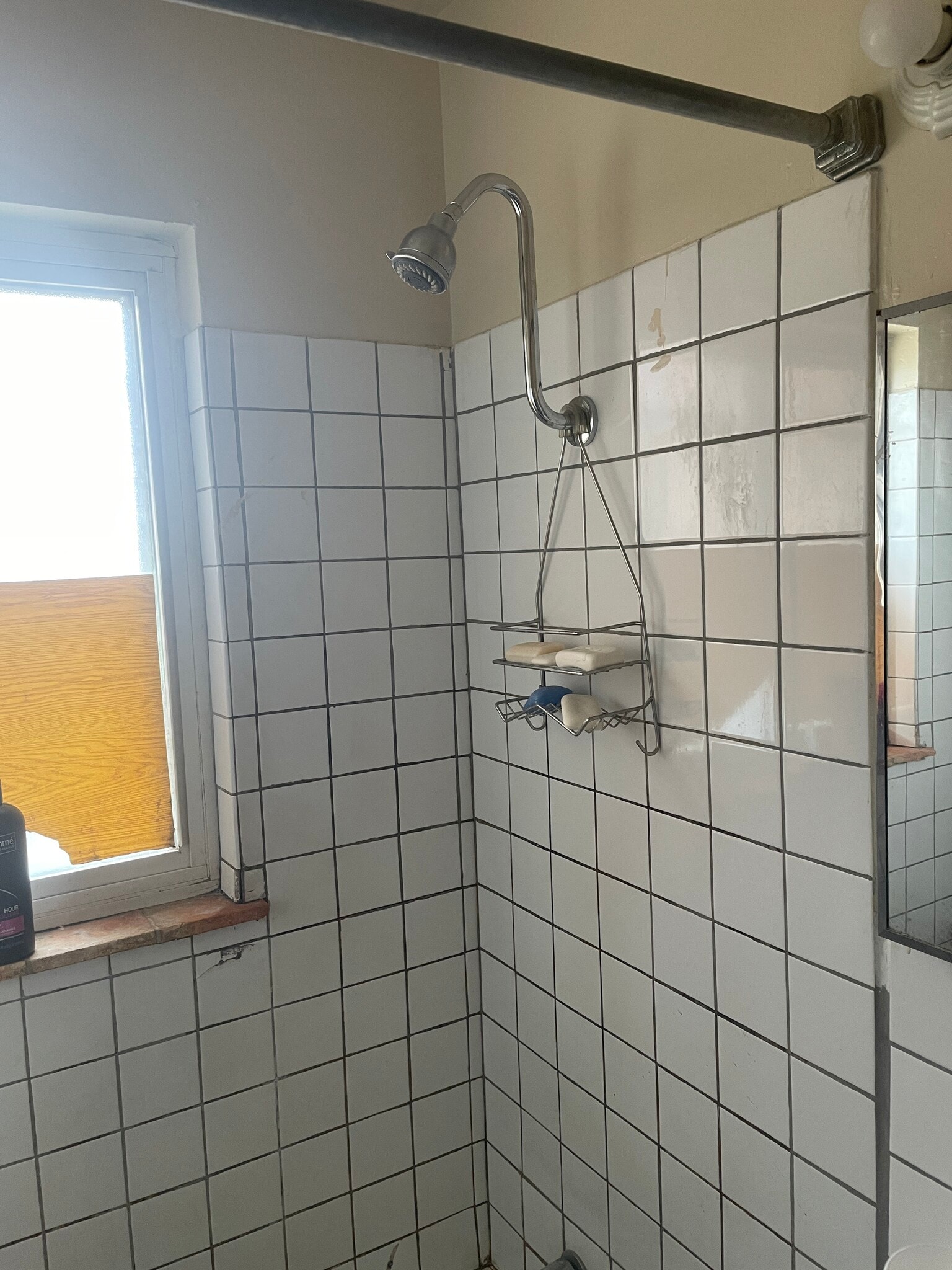 bathroom/ shower - 1995 Kingston St