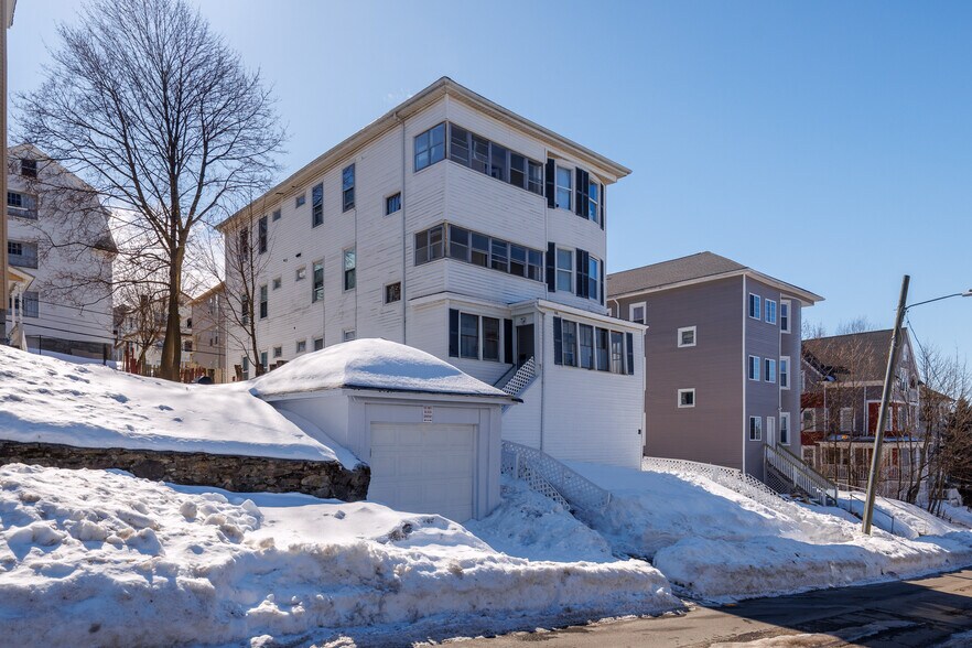 Building Photo - 12 Hillside St