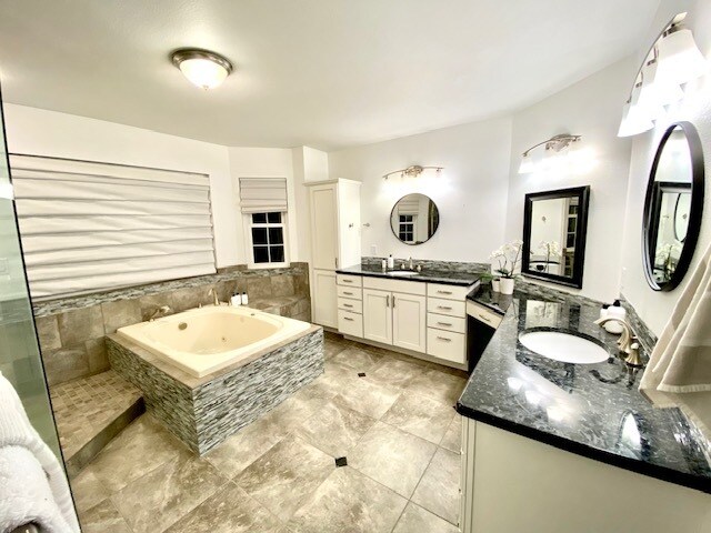 Building Photo - 10 Langley Pl