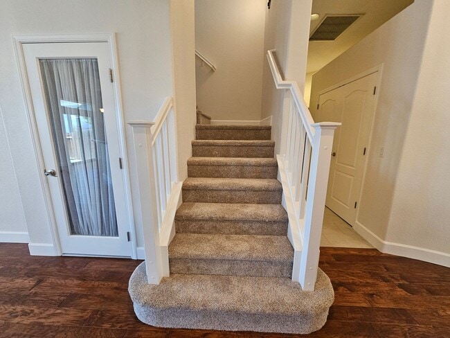 Building Photo - Beautiful Executive Home In Gated Community