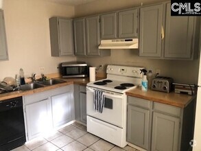 Building Photo - 110 Villa Ct