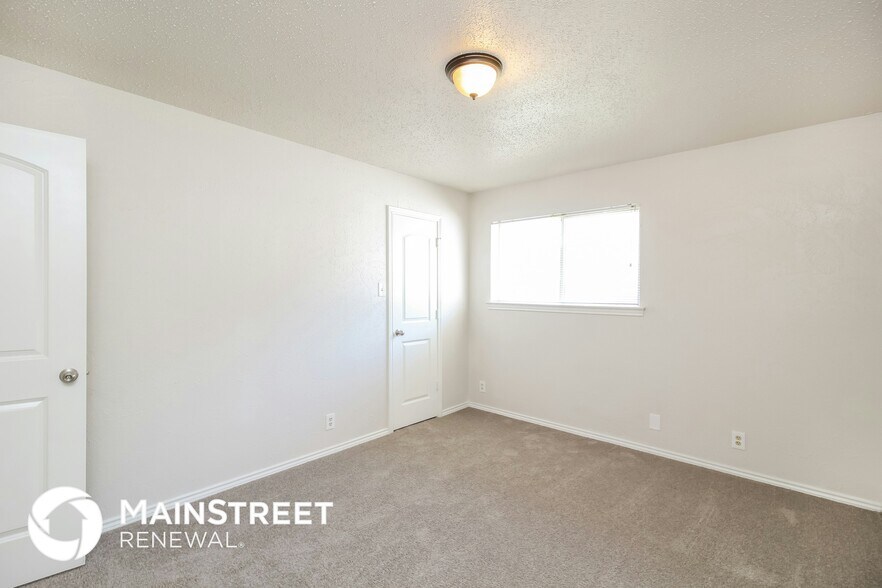 Building Photo - 1822 El Paso St