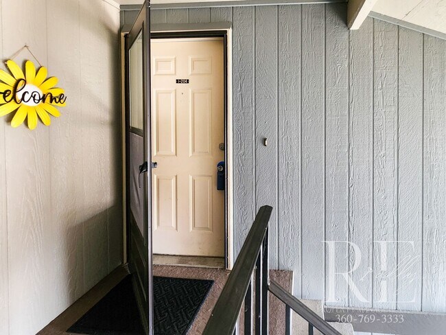 Building Photo - Upstairs Condo at The Narrows – Pool, Clubhouse & Woodland Views!