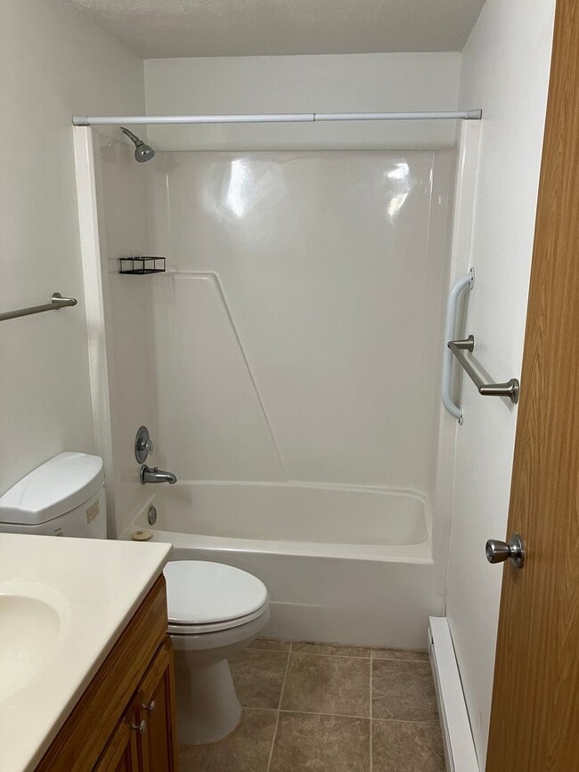 Building Photo - 36 Meadowview Terrace