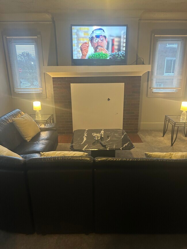 Building Photo - WHITFIELD FLR 1