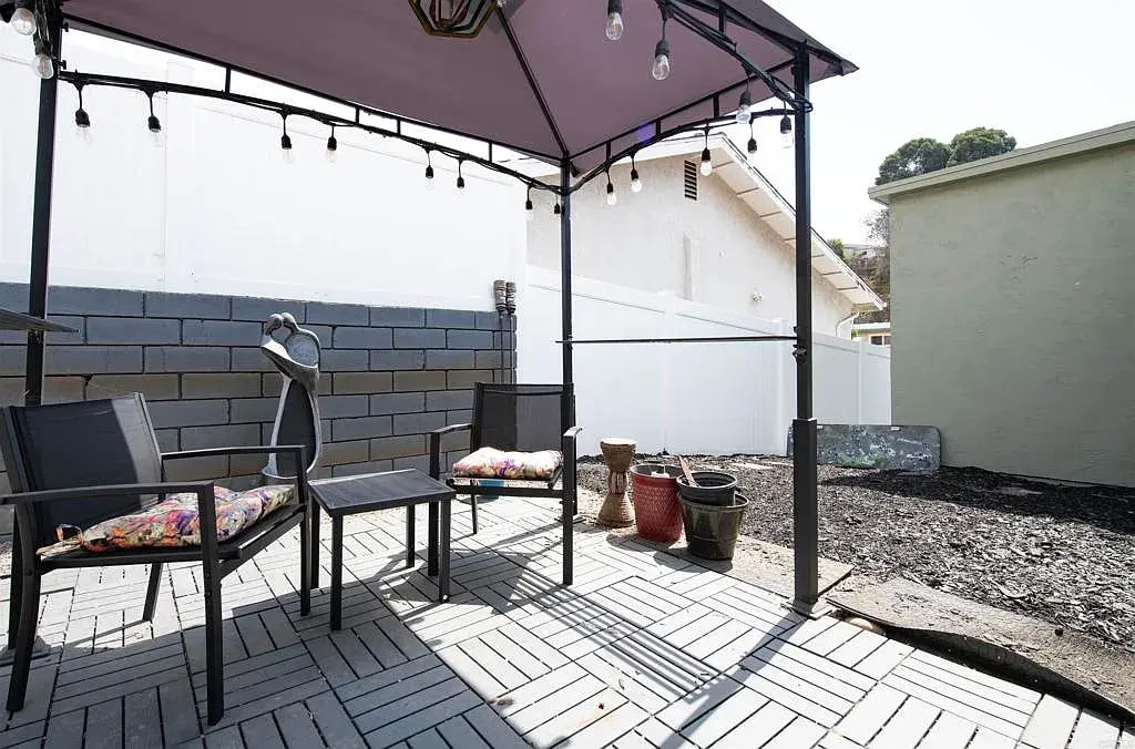 Building Photo - 4272 Harbinson Ave