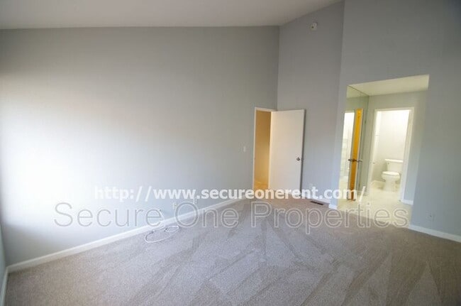 Building Photo - 6255 Canoga Ave