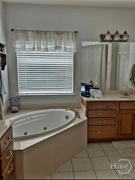 Building Photo - 111 Meadowlark Cir