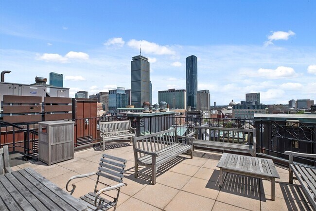 Building Photo - 416 Marlborough St