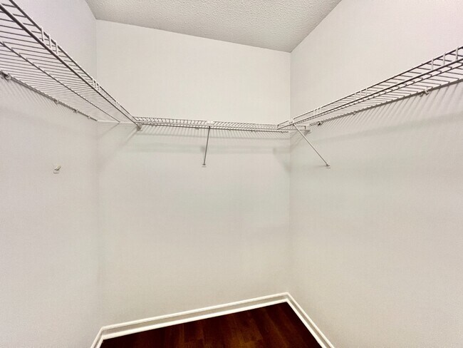 Building Photo - 11084 Harrowfield Rd