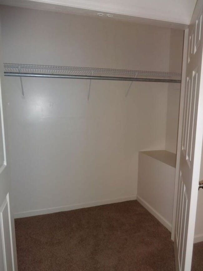 Building Photo - 935 Pedro Dr