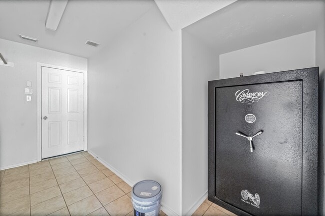 Building Photo - 16210 Bloom Meadow Tr