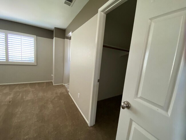 Building Photo - 28595 Autumn Ln