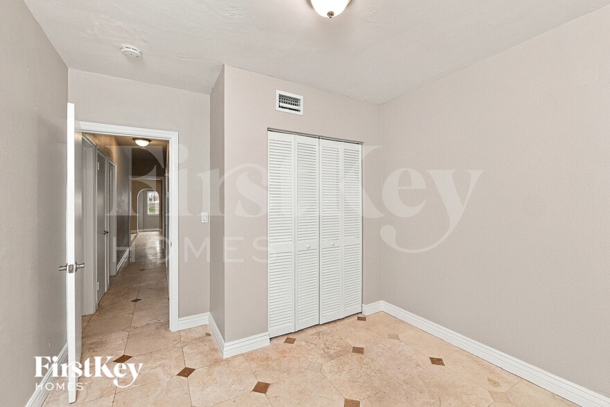 Building Photo - 1379 NE 178th St