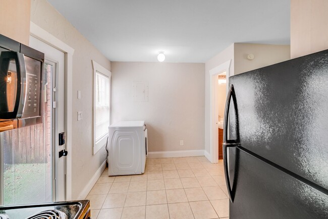 Building Photo - 2-Bedroom Birch Landing Condo with Fenced ...