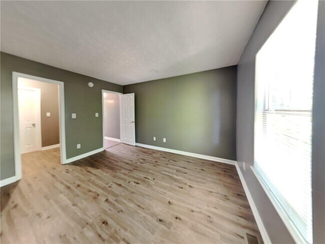 Building Photo - 107 Bridge View Dr