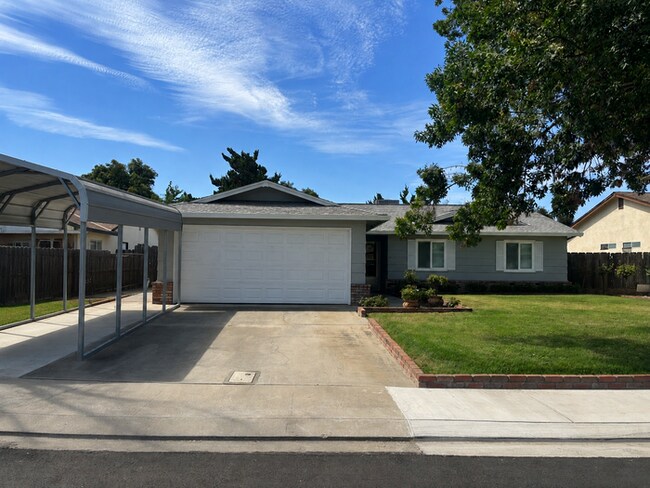 Building Photo - 1712 Shasta Ct