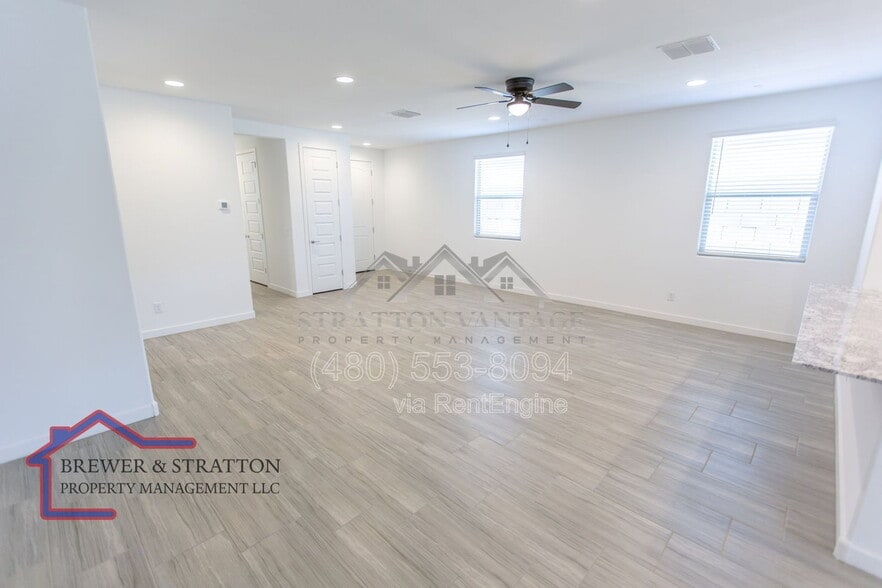 Building Photo - 2226 E Kelly Dr