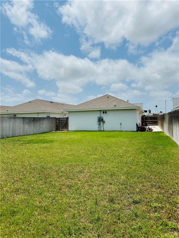 Building Photo - 2203 S Pamplona St