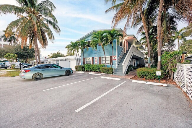 Building Photo - 413 SE 16th St