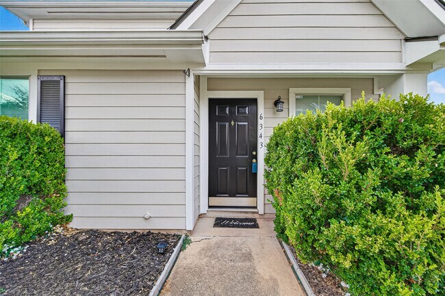 Building Photo - 6343 Settlers Square Ln