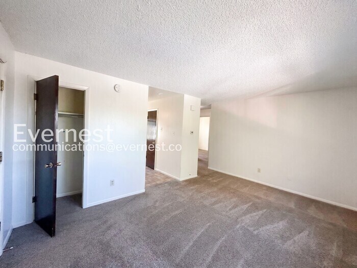 Building Photo - 1075 Magnolia St