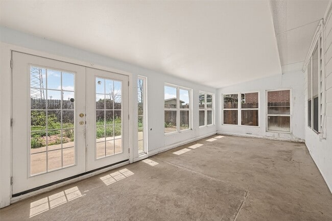 Building Photo - 13915 Maleewan Ln