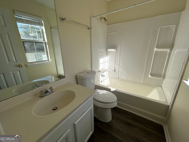 Building Photo - 4800 Streamside Dr