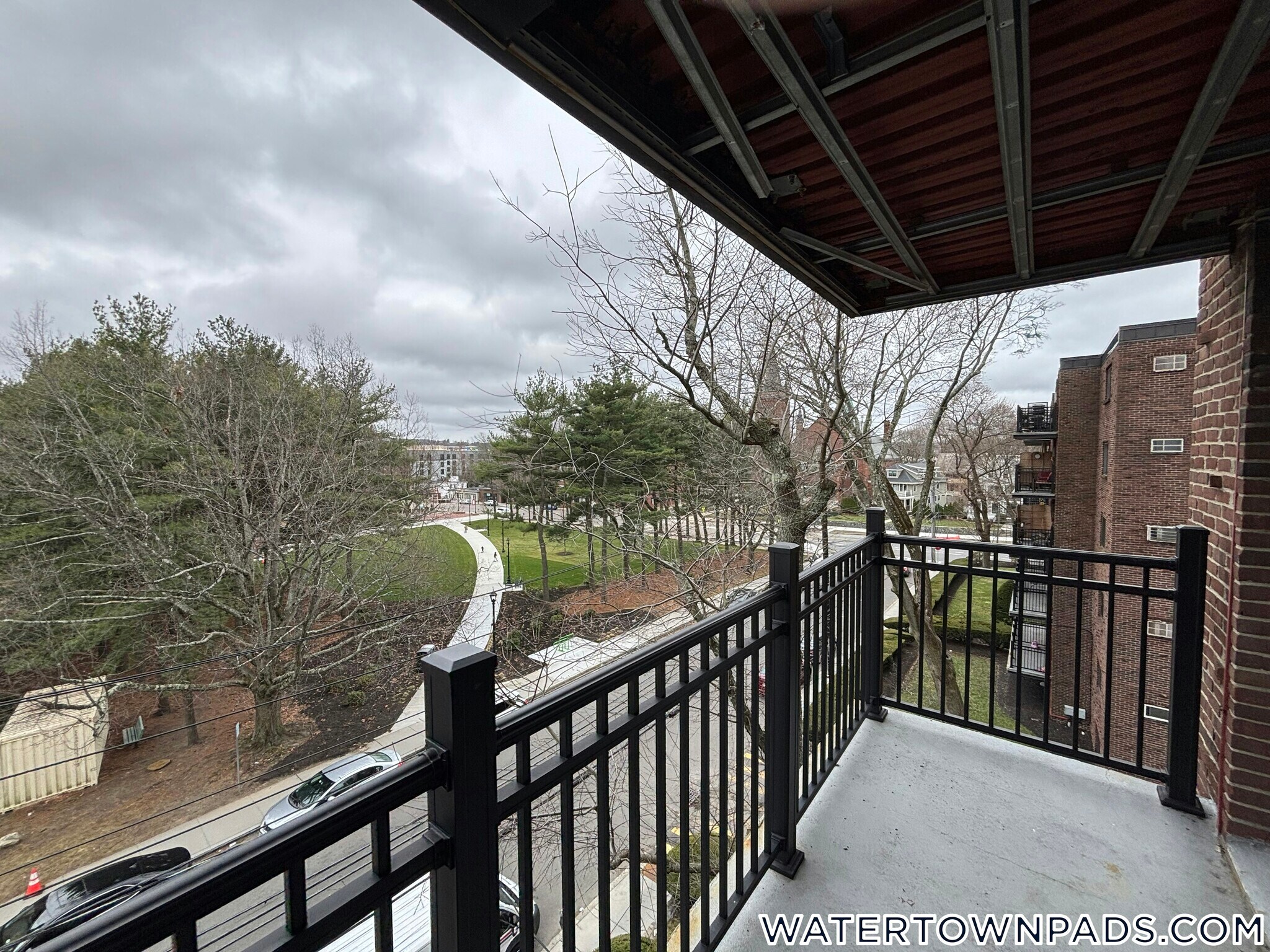 Building Photo - 24 Whites Ave