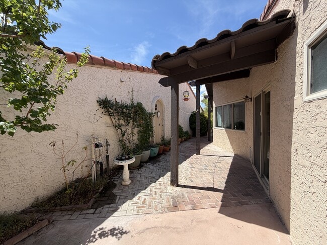 Building Photo - 2212 Plaza Del Prado