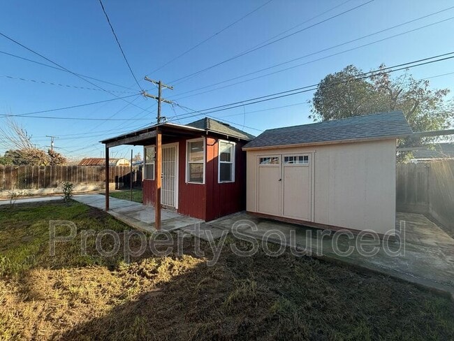 Building Photo - 632 Fir St