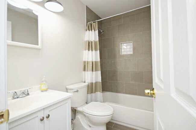 Building Photo - Updated Small Pet-Friendly Crozet Home