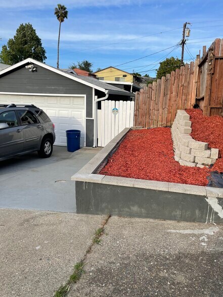 Building Photo - 214 Arguello Ave