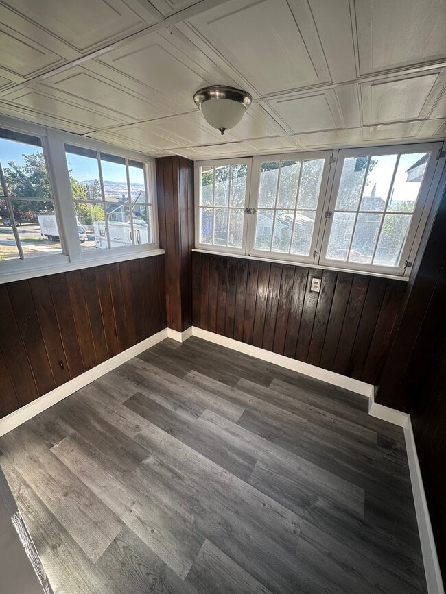 Building Photo - 2 N Delaware Ave